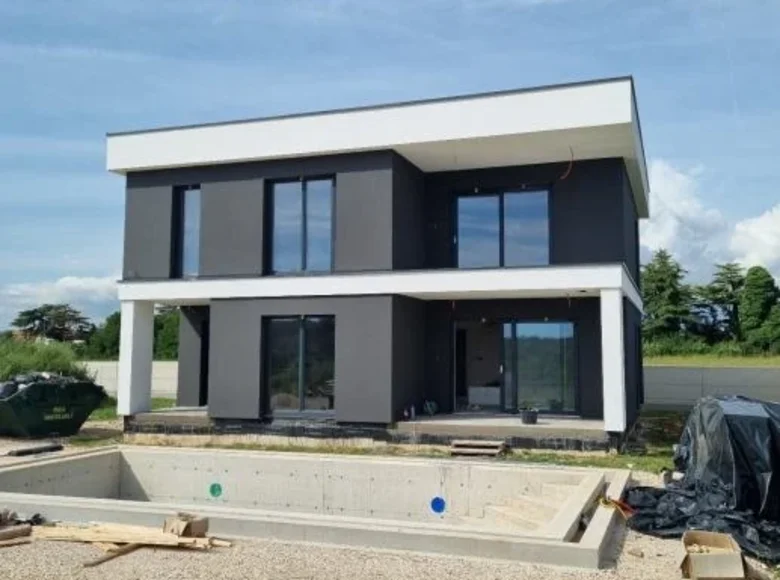 4 bedroom Villa 180 m² Grad Pula, Croatia