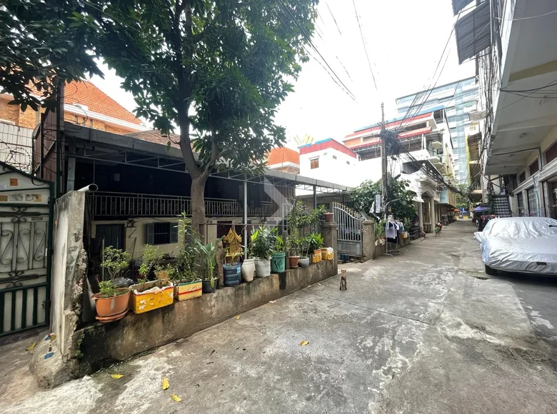 Land 247 m² Sangkat Phsar Daeum Thkov, Cambodia