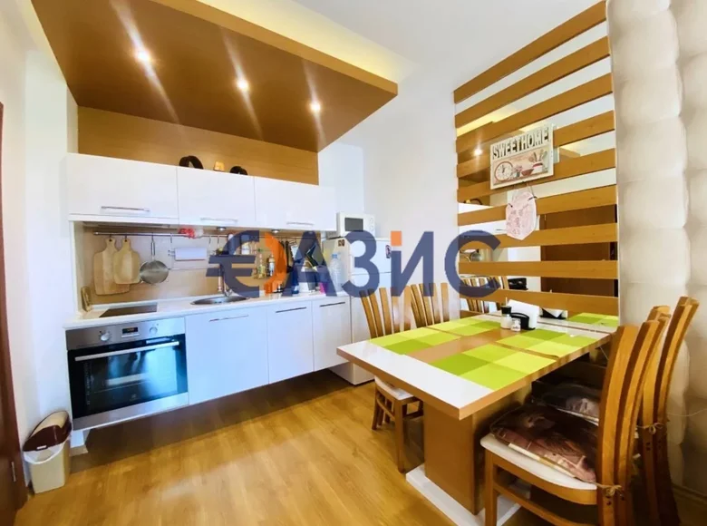 Mieszkanie 2 pokoi 58 m² Nesebyr, Bułgaria