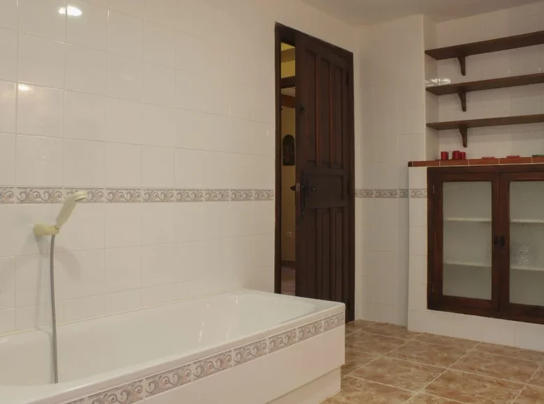 Dom drewniany w stylu górskim 240 m² Aigues, Hiszpania
