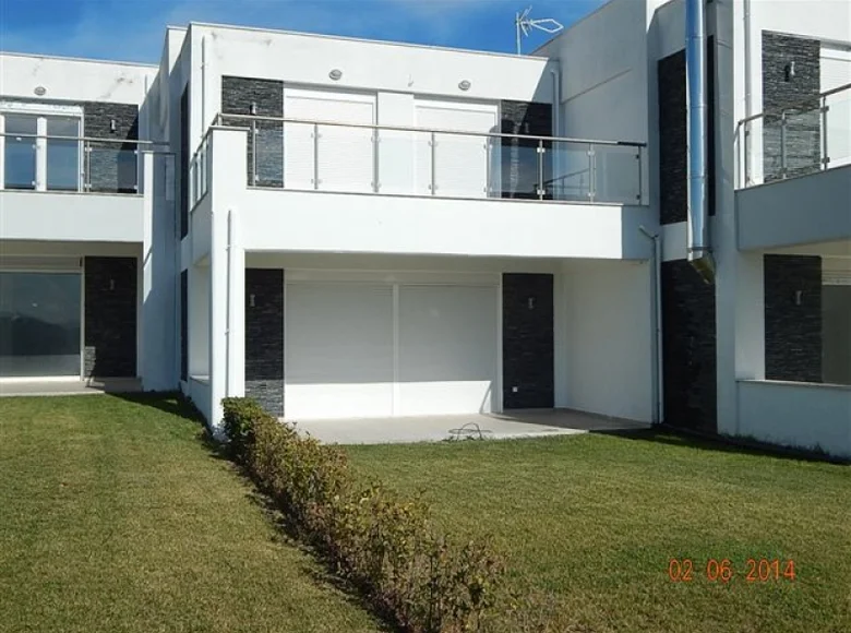 4 bedroom apartment 100 m² Skala Fourkas, Greece