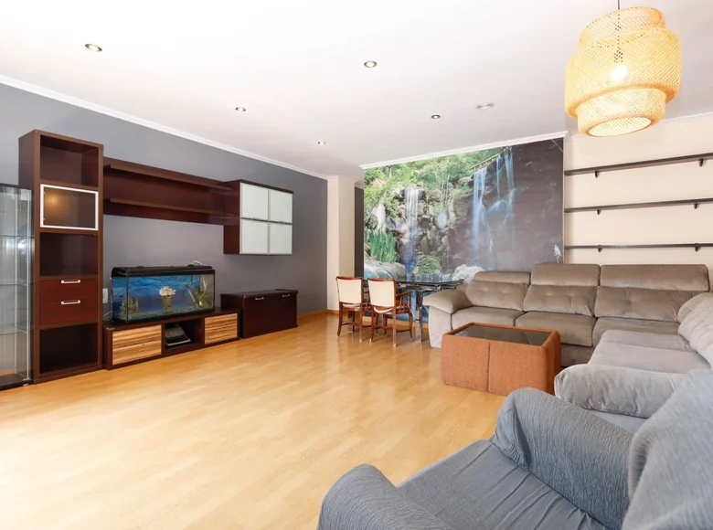 Mieszkanie 3 pokoi 129 m² Torrevieja, Hiszpania