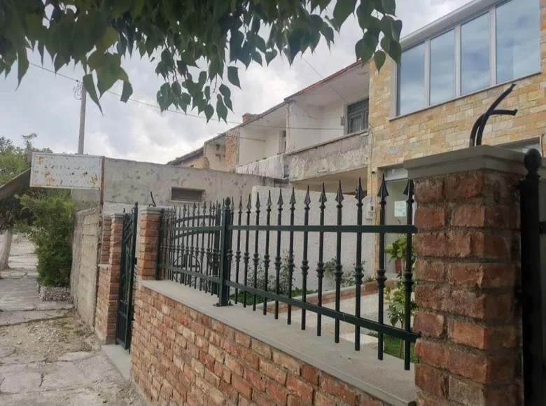 Квартира 1 комната 54 м² Влёра, Албания