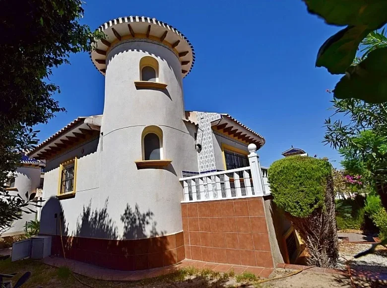 Villa de tres dormitorios 208 m² Orihuela, Španjolska