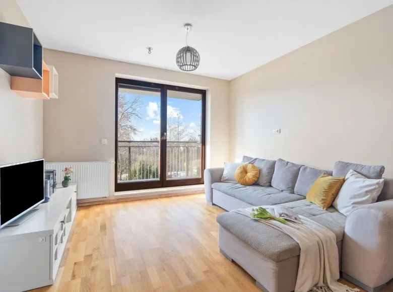 Mieszkanie 3 pokoi 59 m² Łomianki, Polska