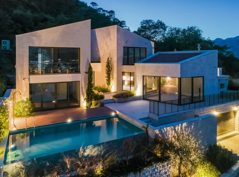Villa 4 chambres 349 m² Prcanj, Monténégro