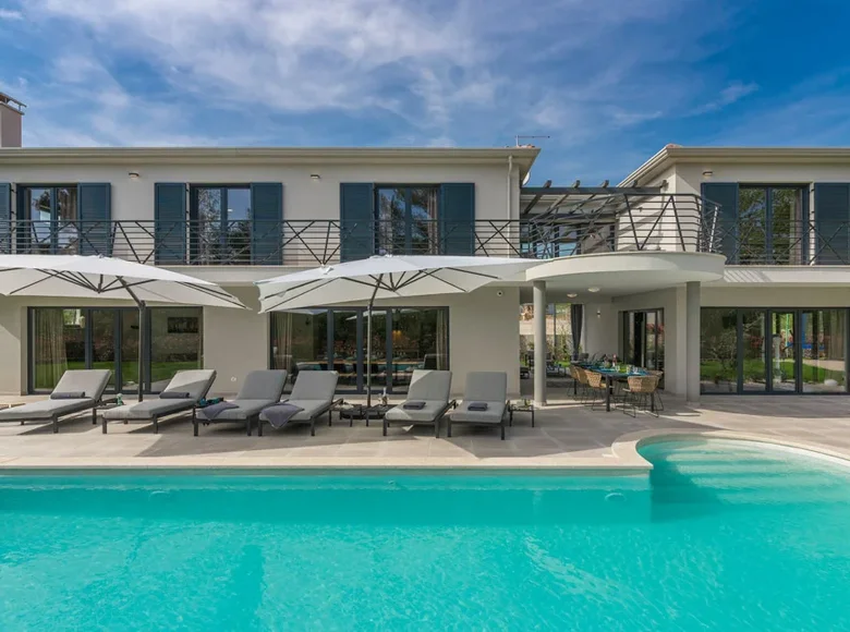 Дом 5 спален 286 м² Пореч, Хорватия