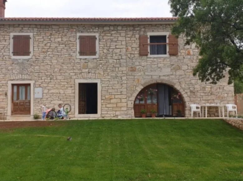 4 bedroom Villa 240 m² Grad Rovinj, Croatia