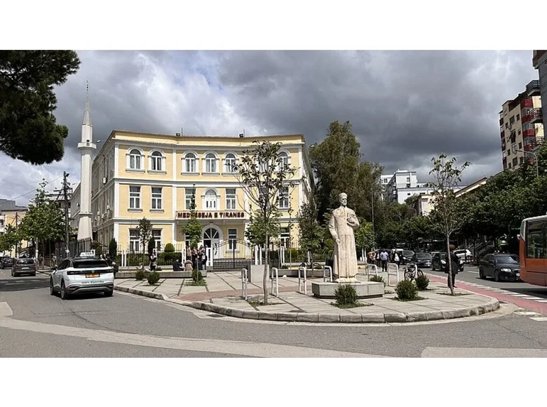 Boutique 72 m² à Tirana, Albanie