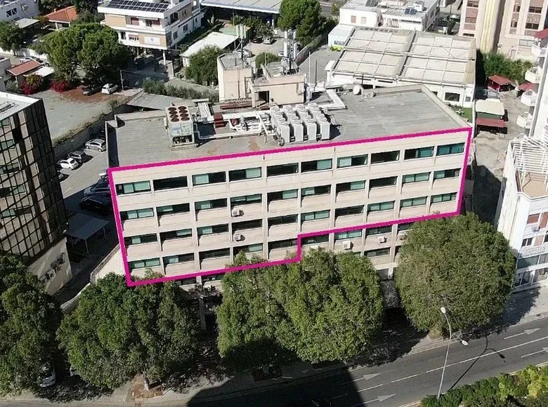 Office 1 640 m² in Nicosia, Cyprus