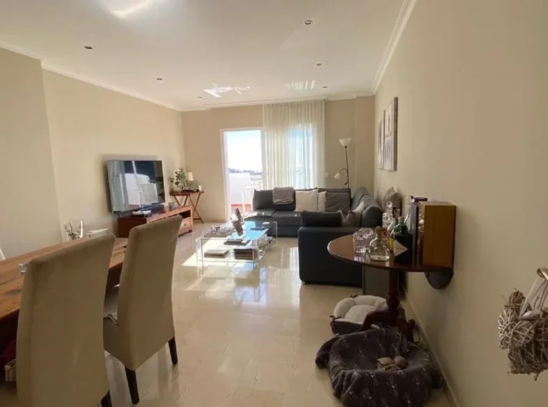 Mieszkanie 3 pokoi 135 m² Estepona, Hiszpania