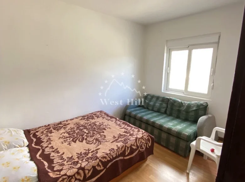 2 room house 200 m² Tivat, Montenegro