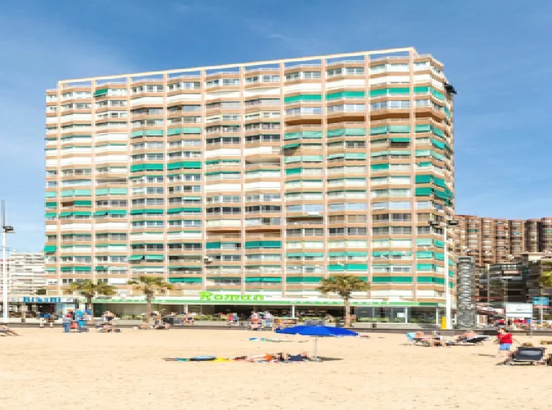 Mieszkanie 4 pokoi 191 m² Benidorm, Hiszpania