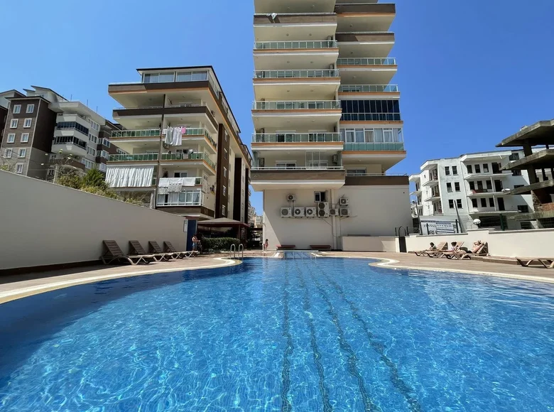 Квартира 2 комнаты  Махмутлар, Турция