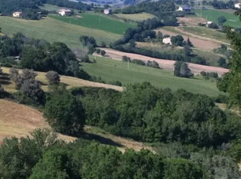 Atterrir 15 000 m² Macerata, Italie
