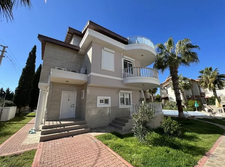 Villa de 4 dormitorios 120 m² Serik, Turquía
