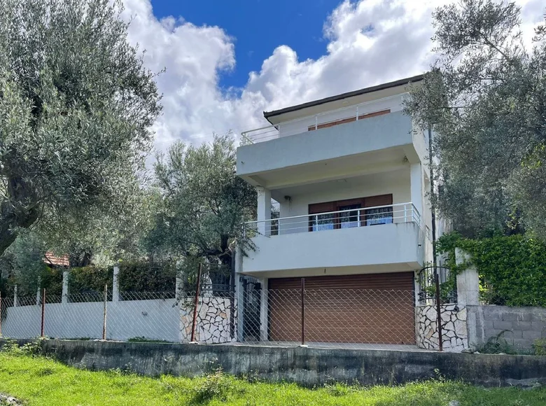 Villa de tres dormitorios 350 m² Bar, Montenegro