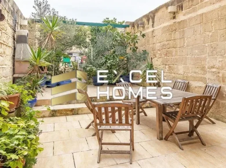 3 bedroom townthouse  Birkirkara, Malta