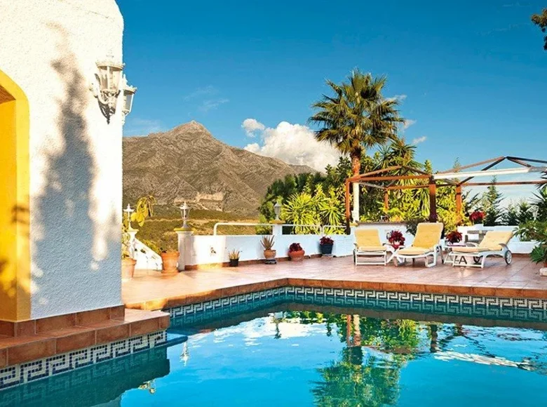 4-Schlafzimmer-Villa 418 m² San Pedro Alcantara, Spanien