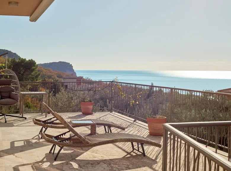 Bliźniak 3 pokoi 247 m² w Sveti Stefan, Czarnogóra