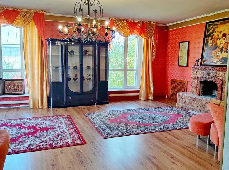 House 389 m² Sieuruki, Belarus