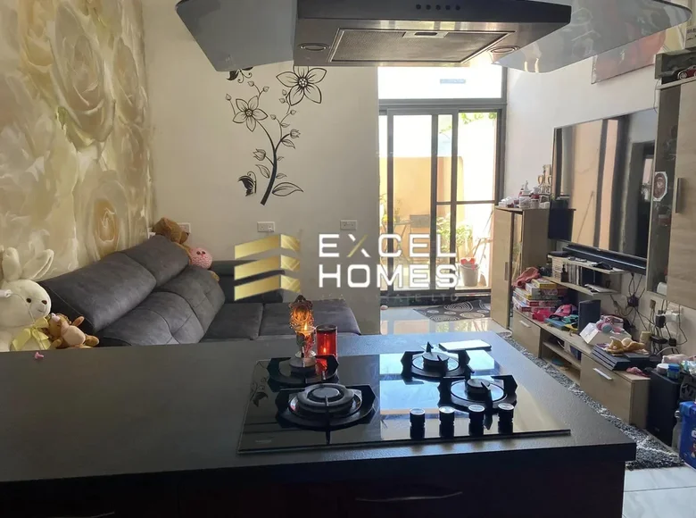 Adosado 3 habitaciones  Paola, Malta