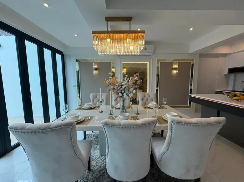 villa de 3 chambres 357 m² Rawai, Thaïlande