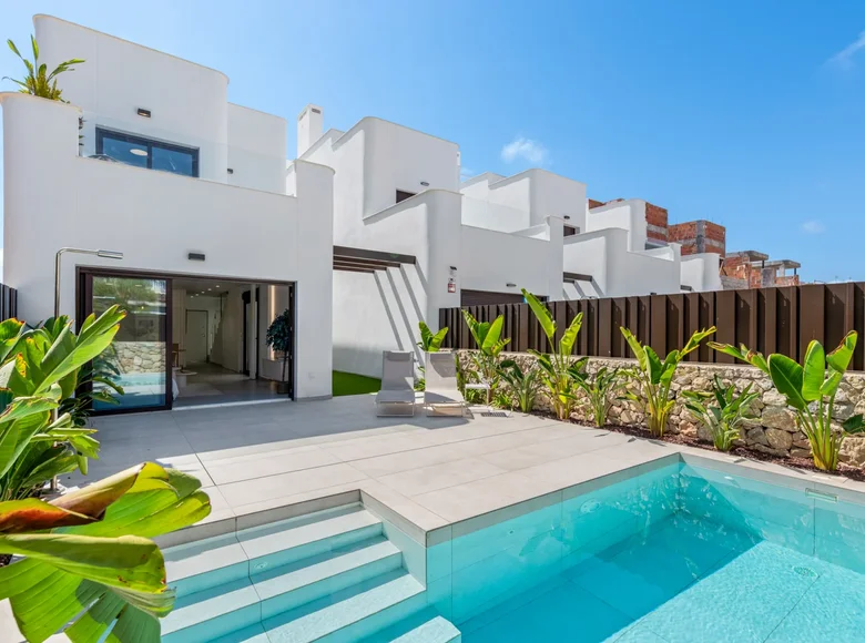 Villa de tres dormitorios 264 m² Urbanizacion Mil Palmeras, Španjolska