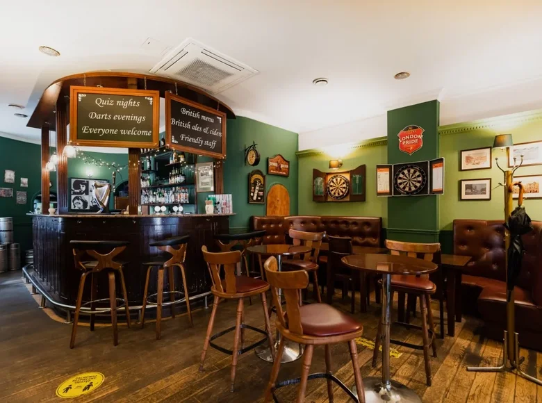 Commercial property 177 m² in Warsaw, Poland