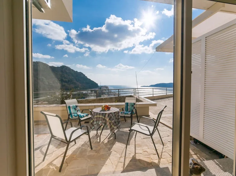 Mieszkanie 3 pokoi 65 m² Rafailovici, Czarnogóra