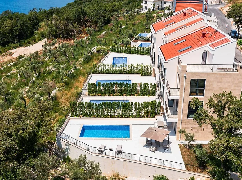 Квартира 4 спальни 220 м² Rijeka Rezevici, Черногория