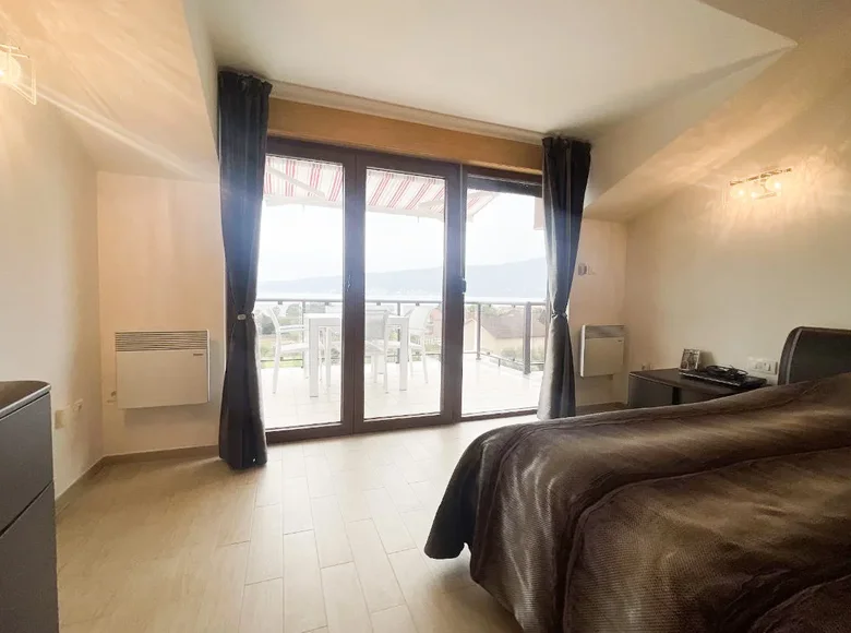 Mieszkanie 3 pokoi 85 m² Herceg Novi, Czarnogóra
