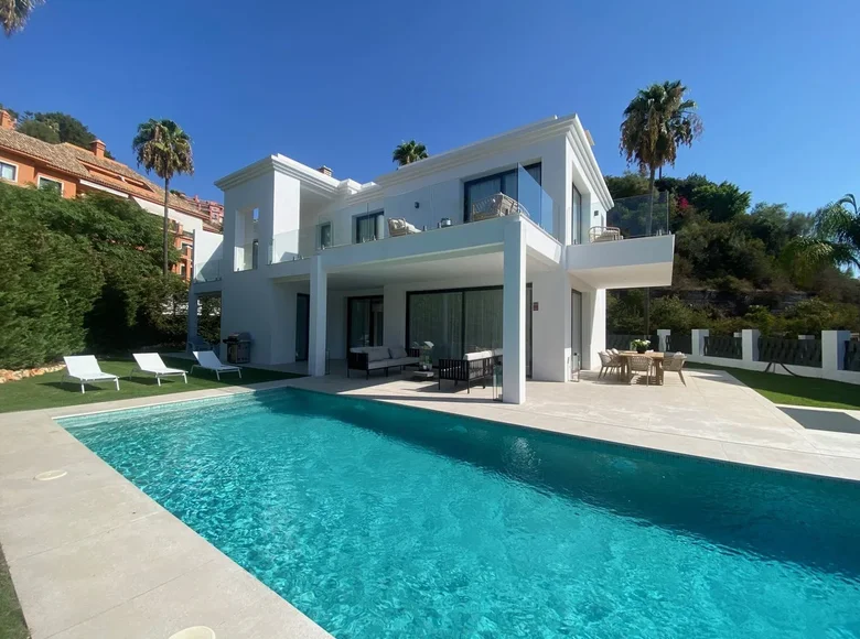 6-Schlafzimmer-Villa 611 m² Benahavis, Spanien