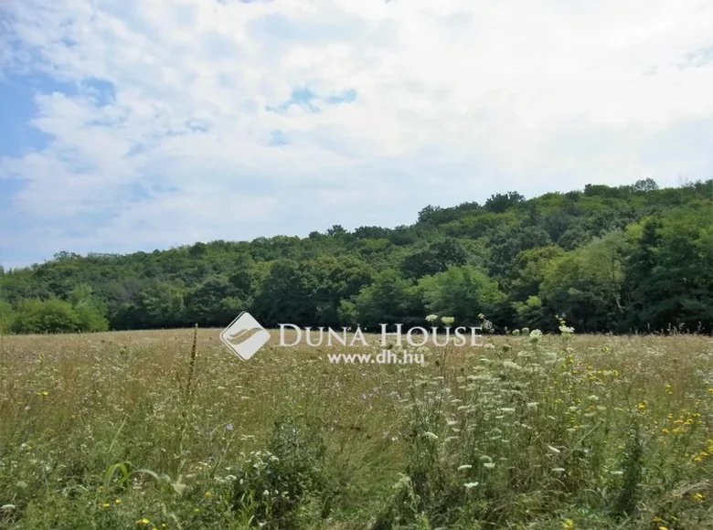 Parcelas 63 549 m² Balatonszemes, Hungría