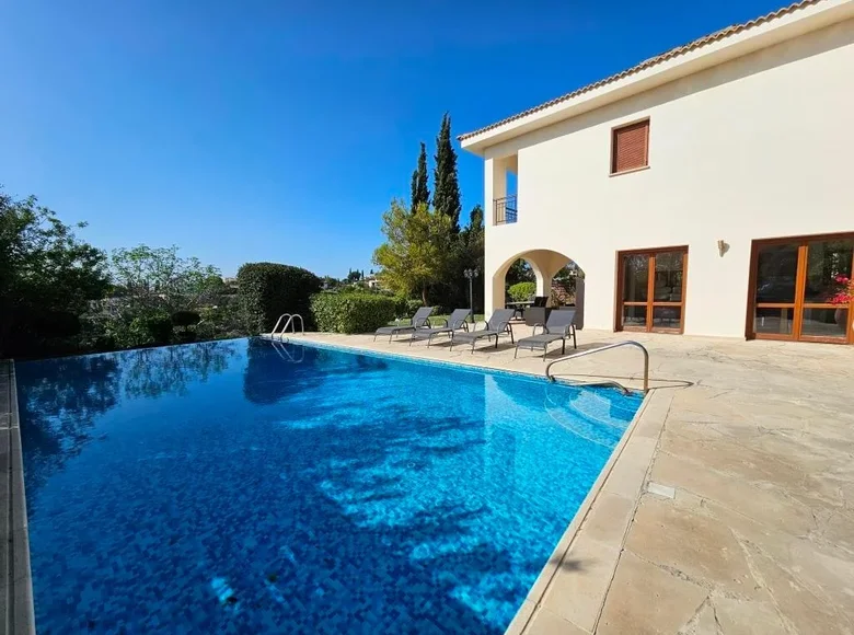 4-Schlafzimmer-Villa 234 m² Kamares, Zypern