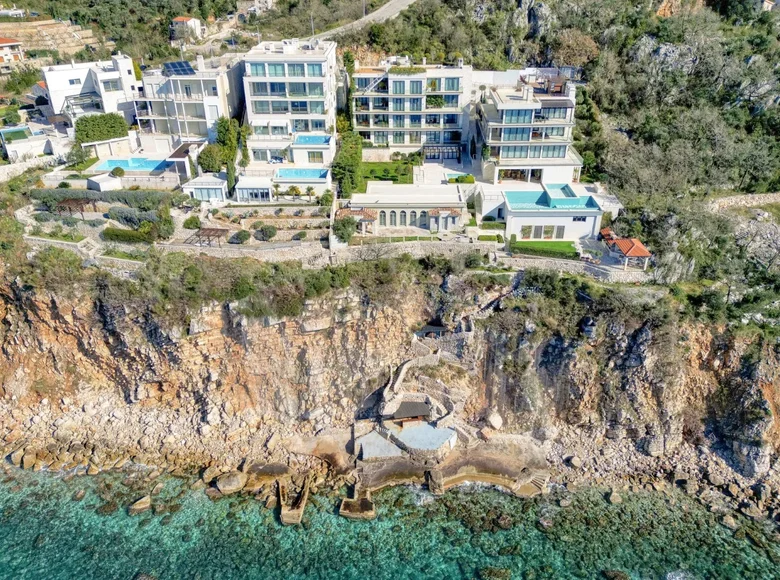 Mieszkanie 4 pokoi 131 m² Rijeka Rezevici, Czarnogóra