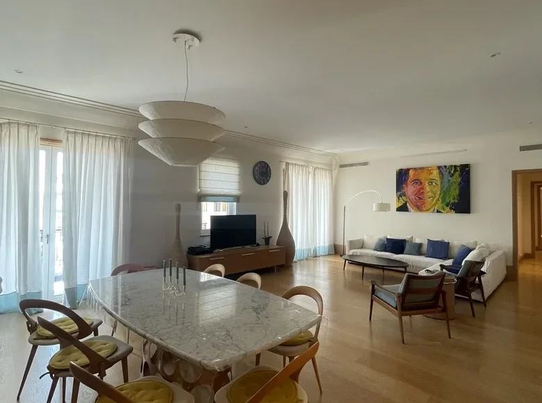 Apartamento 4 habitaciones 239 m² Tivat, Montenegro