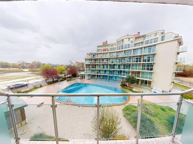 Mieszkanie 2 pokoi 74 m² Nesebyr, Bułgaria