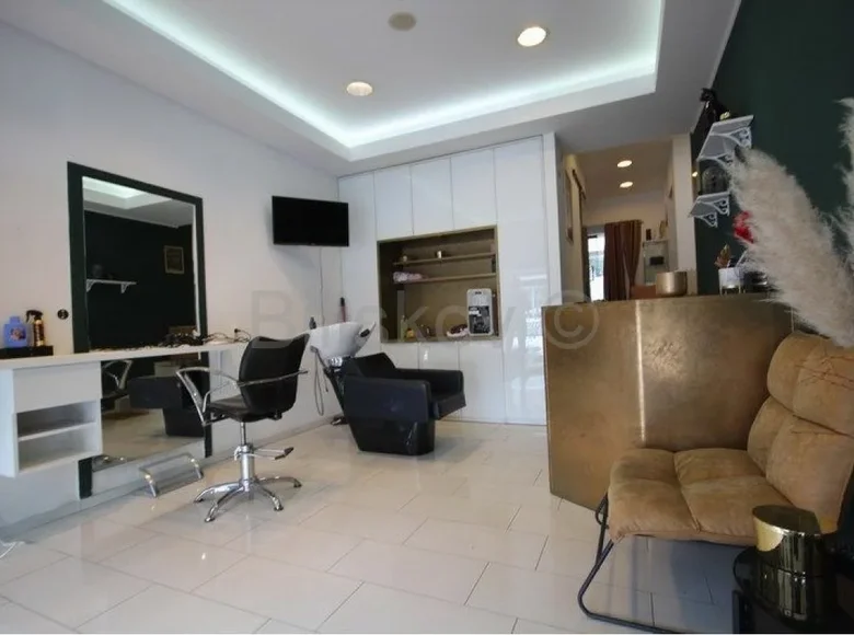 Shop 52 m² in Grad Split, Croatia