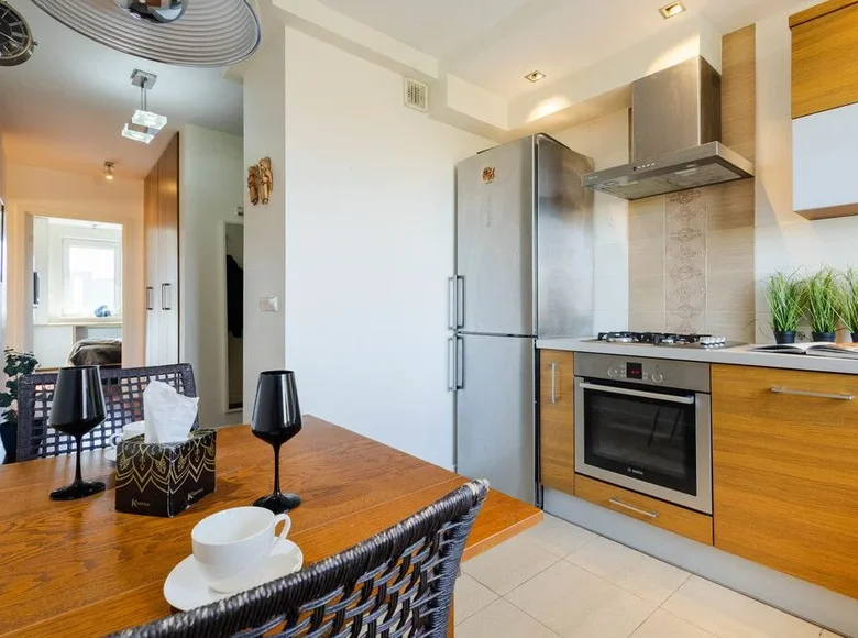 Mieszkanie 2 pokoi 56 m² Warszawa, Polska