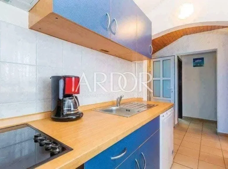 6 bedroom house 230 m² Radici, Croatia