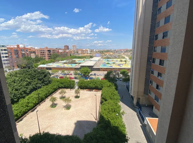 2 bedroom apartment 79 m² Valencia, Spain