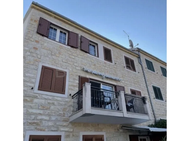 3 room apartment 91 m² Splitska, Croatia