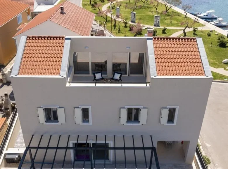 4-Schlafzimmer-Villa 214 m² Grad Zadar, Kroatien