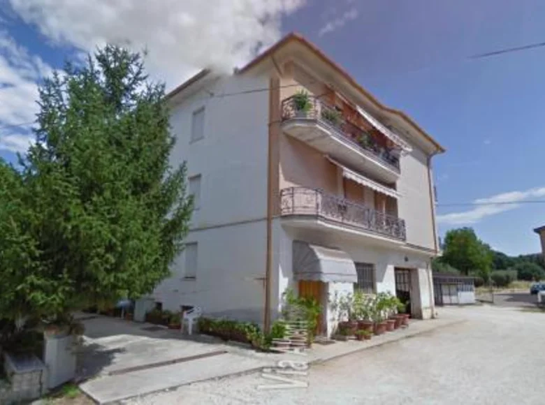 Dom 13 pokojów 500 m² Terni, Włochy