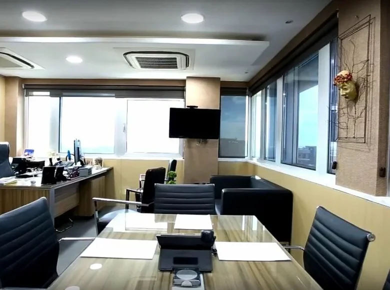 Commercial property 627 m² in Demos Agiou Athanasiou, Cyprus