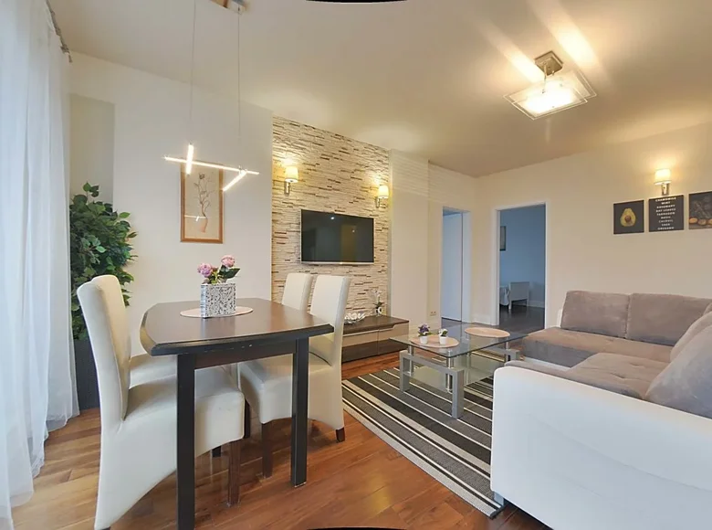 3 room apartment 86 m² in Warsaw, Poland