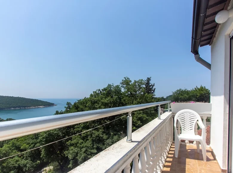 5 bedroom apartment 360 m² Bar, Montenegro