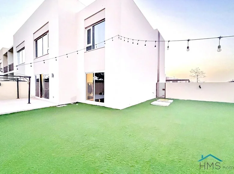 Apartamento 3 habitaciones 2 651 m² Dubái, Emiratos Árabes Unidos