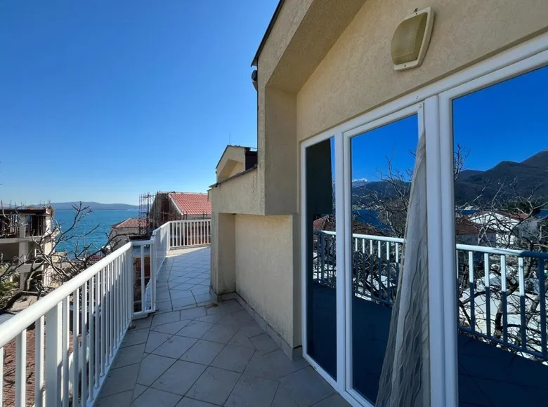 Apartamento 2 habitaciones 90 m² Bijela, Montenegro